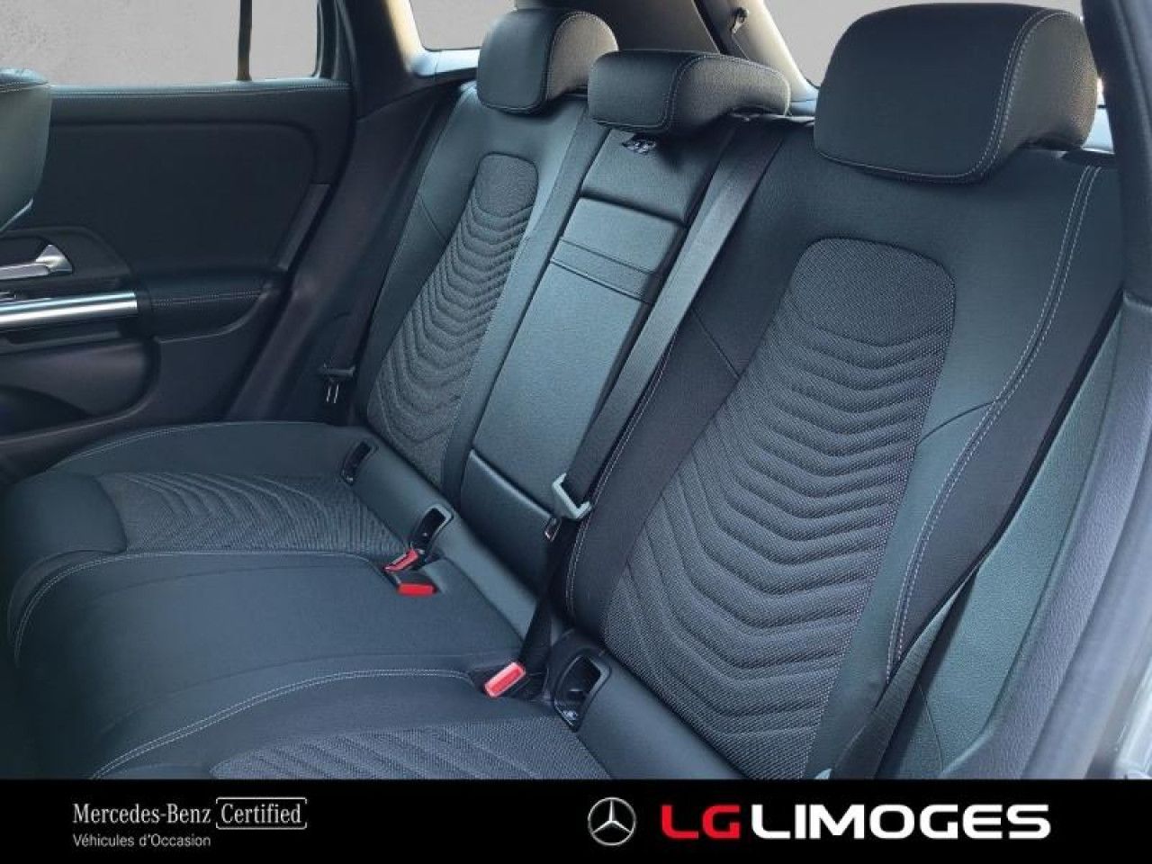 Photo du v&eacute;hicule 9 / 18