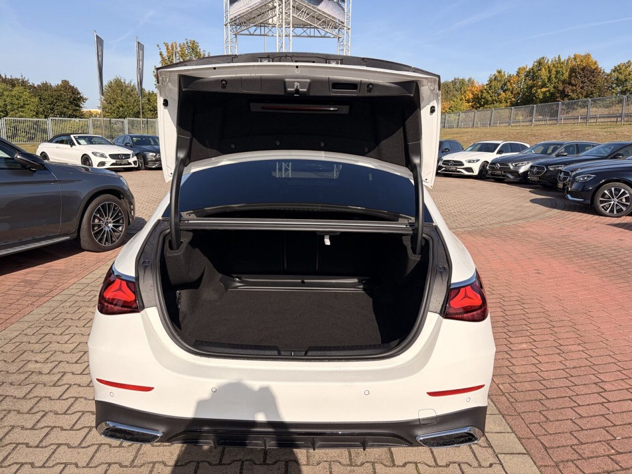 Mercedes-Benz E-Klasse – Bild 20