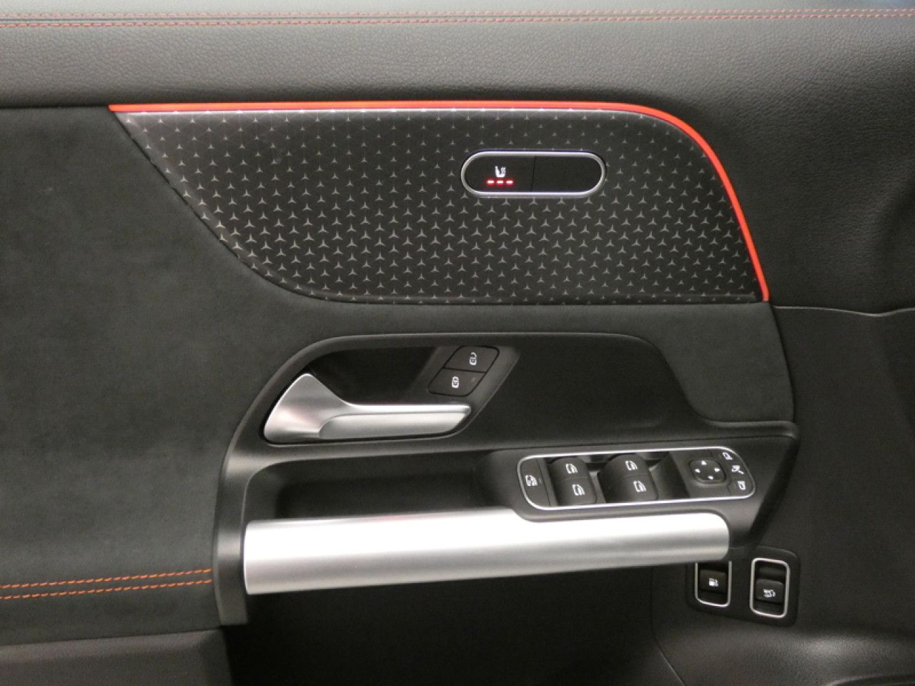 Photo du v&eacute;hicule 16 / 18