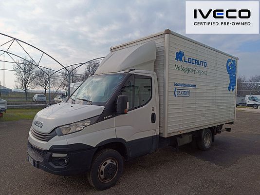 Vehicle image 1 / 10