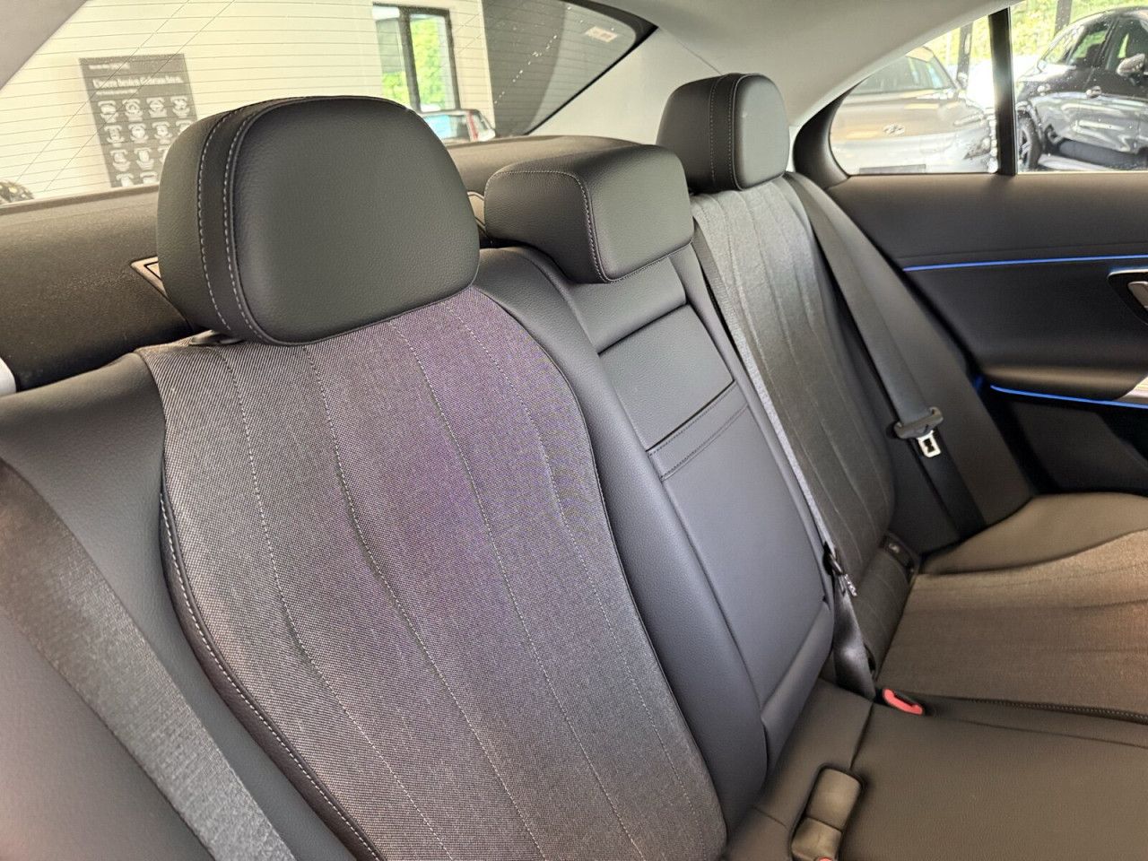 Mercedes-Benz E-Klasse – Bild 8