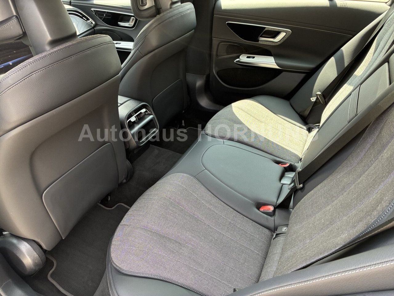 Mercedes-Benz E-Klasse – Bild 13