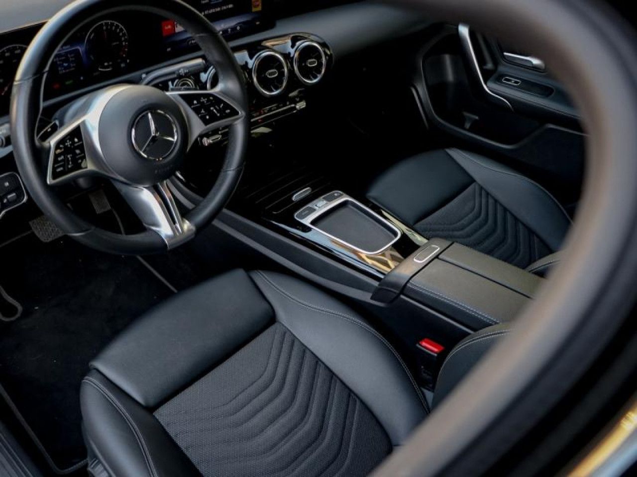 Photo du v&eacute;hicule 12 / 18