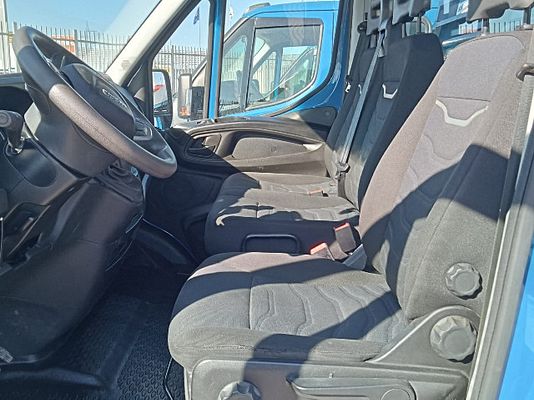 Vehicle image 6 / 7
