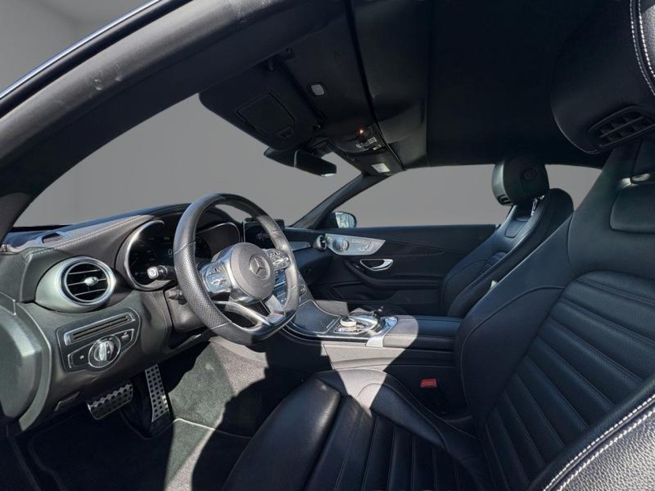 Photo du v&eacute;hicule 18 / 18