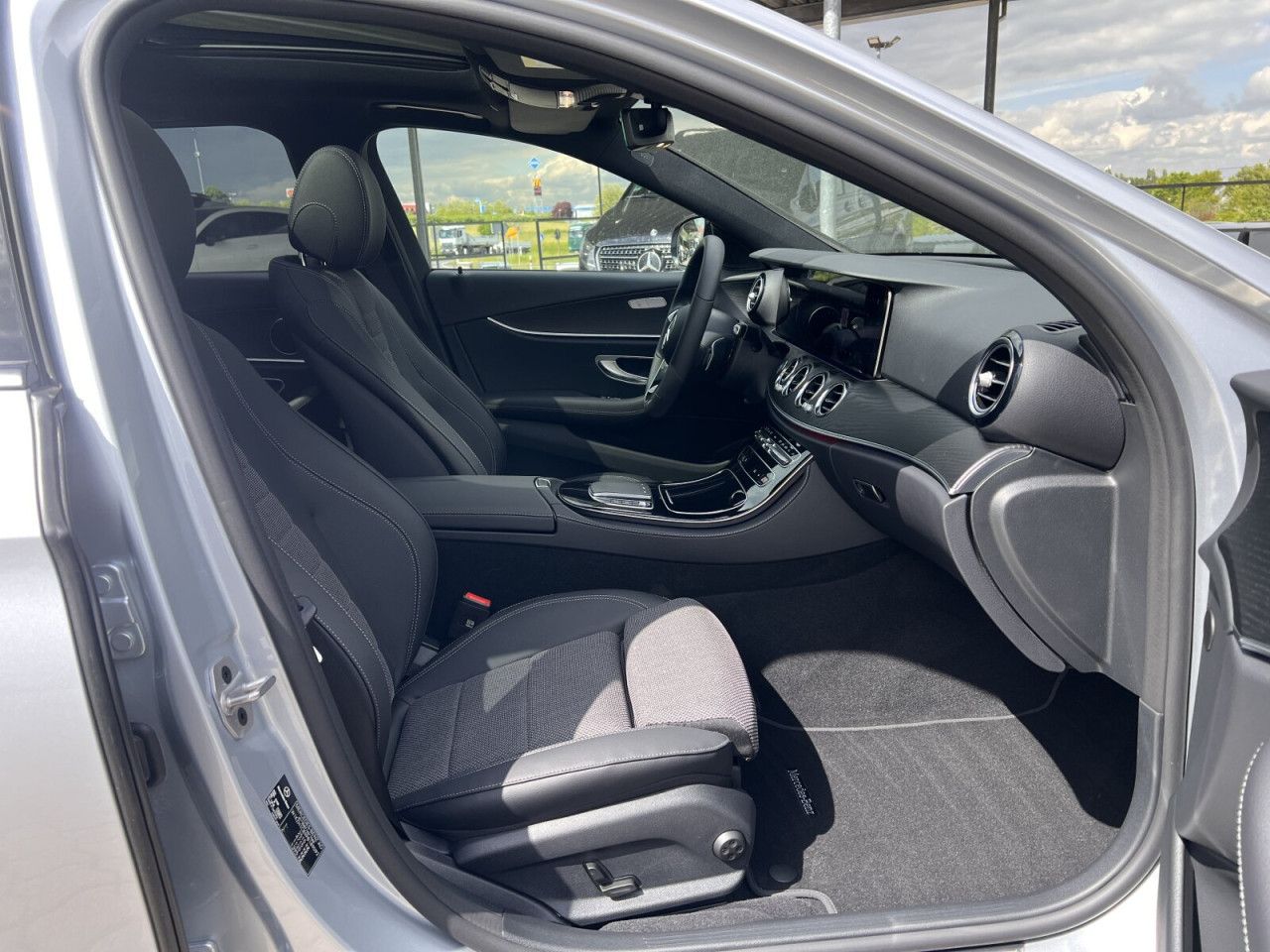Mercedes-Benz E-Klasse – Bild 11