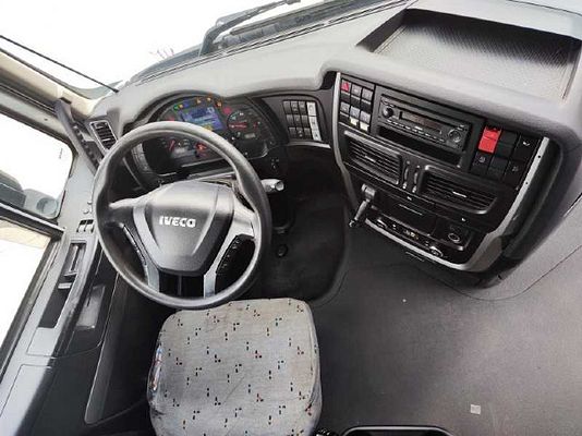 Vehicle image 7 / 14