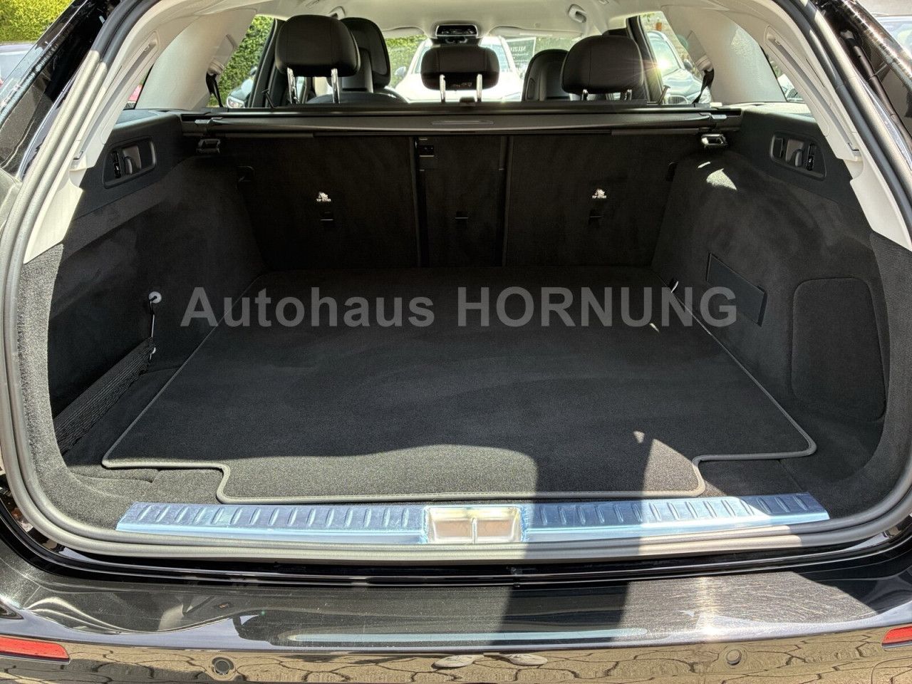 Mercedes-Benz E-Klasse – Bild 9