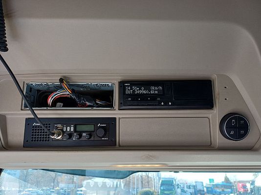 Vehicle image 8 / 15