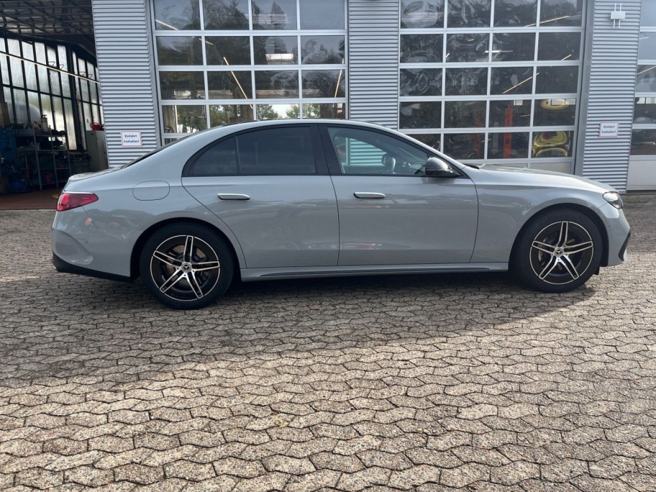 Mercedes-Benz E-Klasse – Bild 23