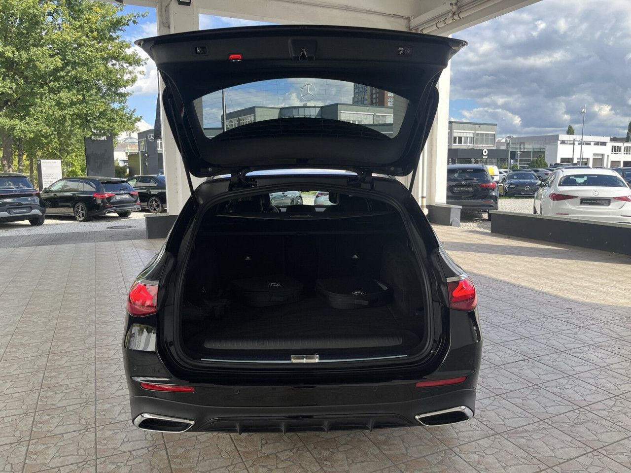 Mercedes-Benz E-Klasse – Bild 22