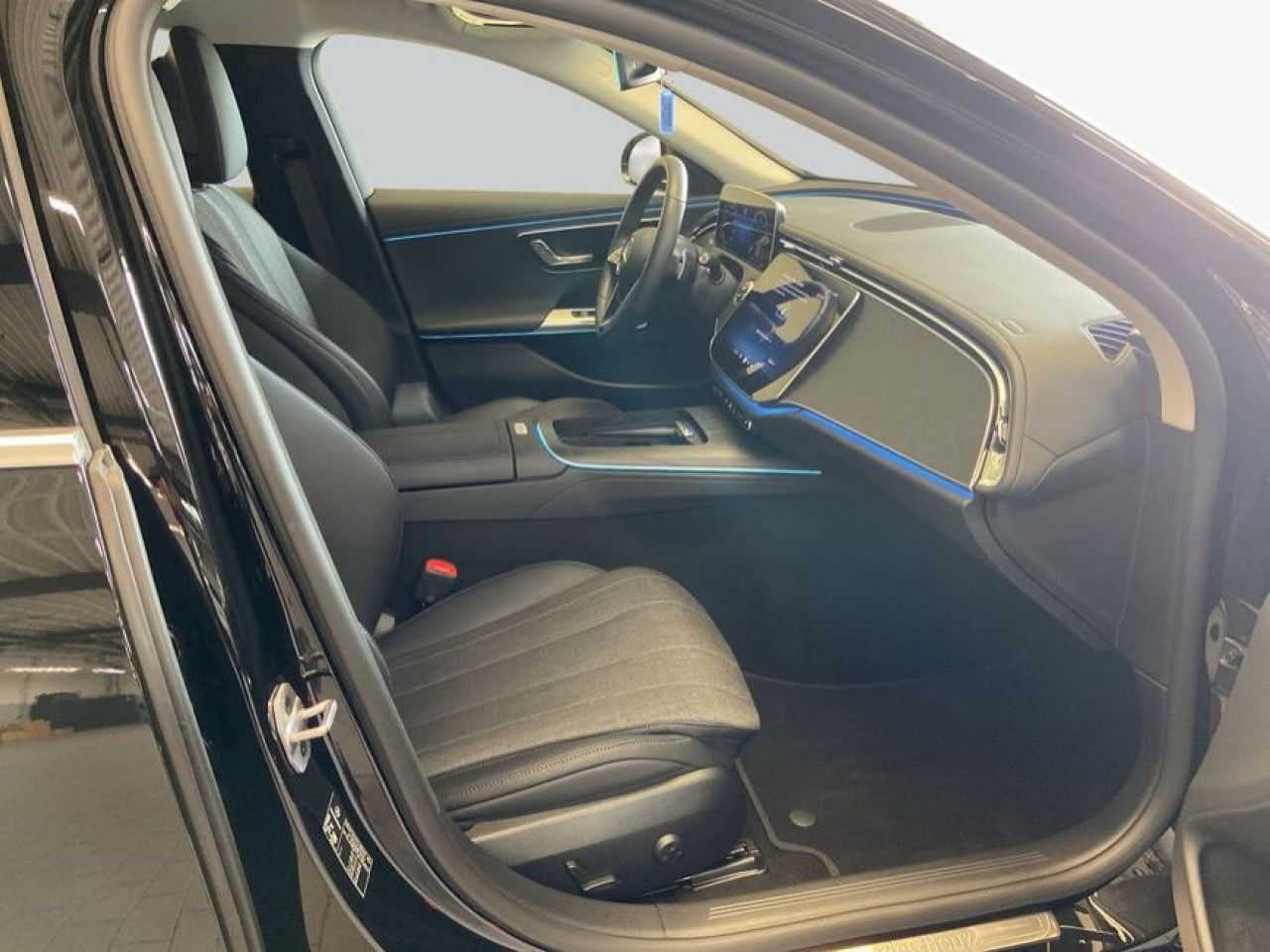 Mercedes-Benz E-Klasse – Bild 12