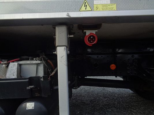Vehicle image 8 / 22
