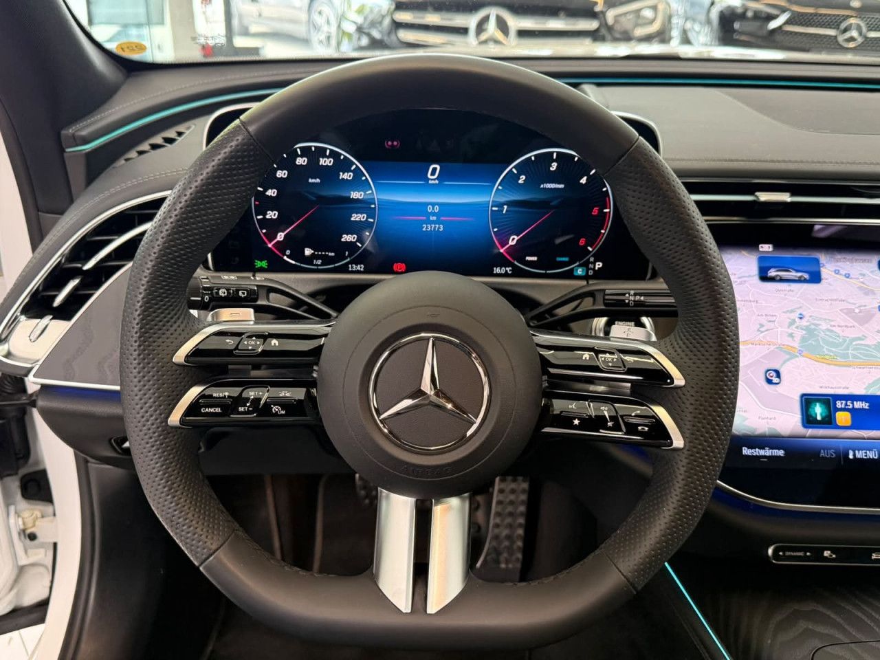 Mercedes-Benz E-Klasse – Bild 19