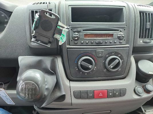 Vehicle image 9 / 10