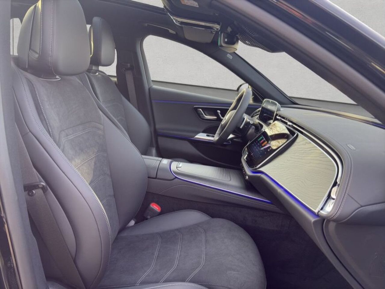 Mercedes-Benz E-Klasse – Bild 17