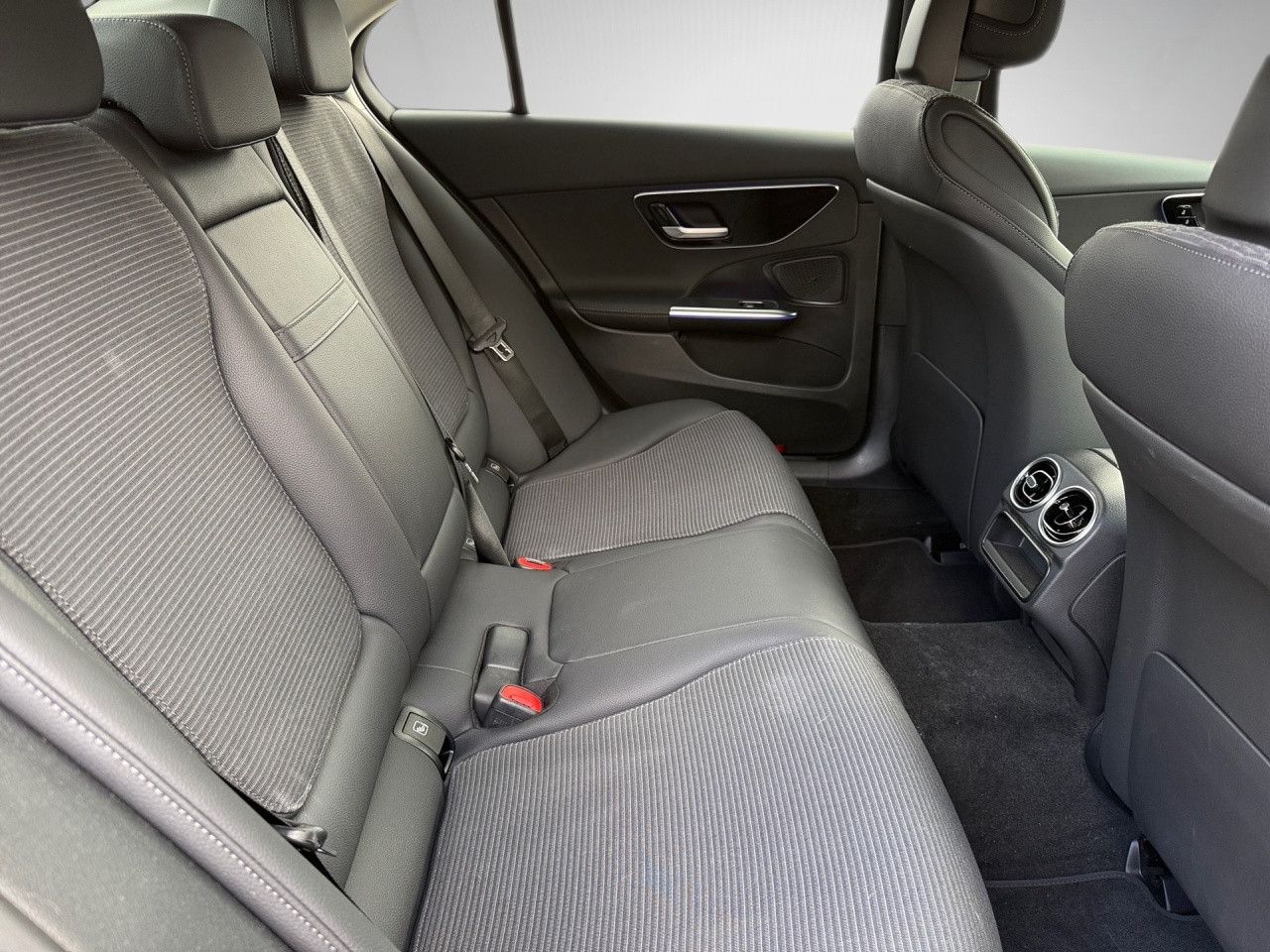 Mercedes-Benz C-Klasse – Bild 23