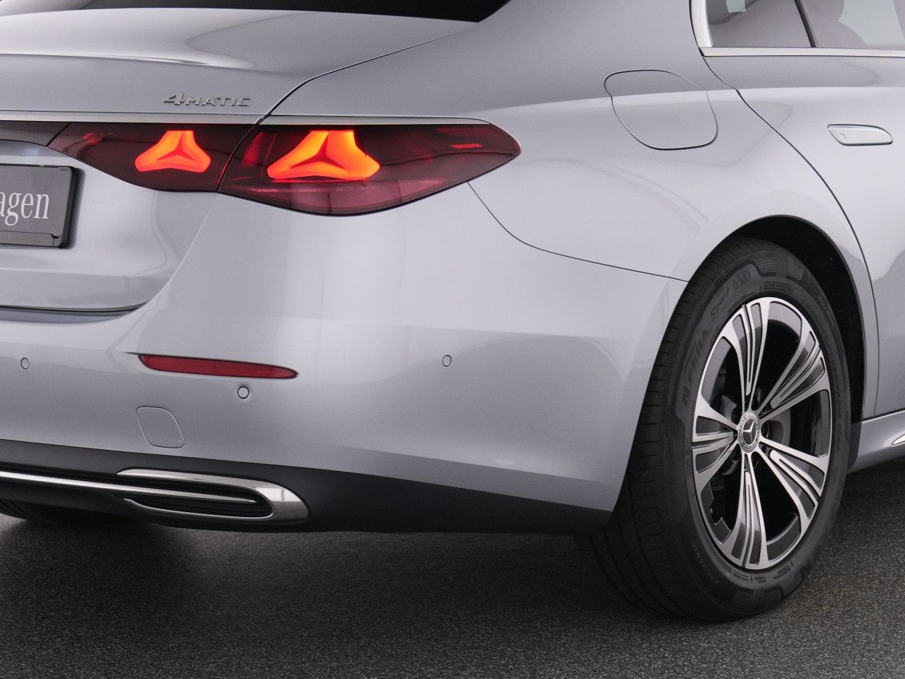 Mercedes-Benz E-Klasse – Bild 9