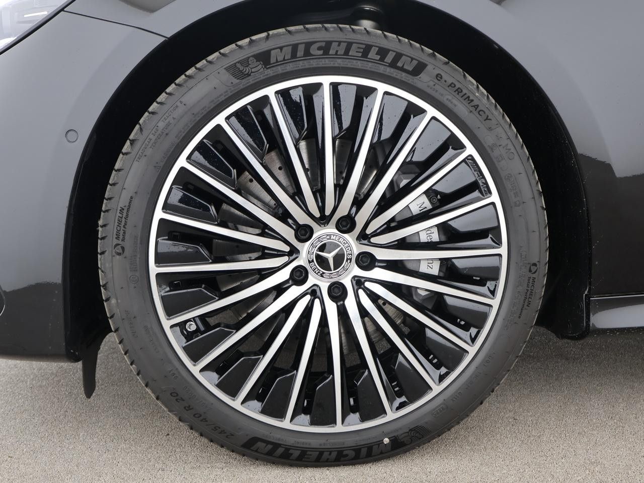 Mercedes-Benz E-Klasse – Bild 16