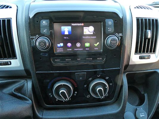 Vehicle image 11 / 15