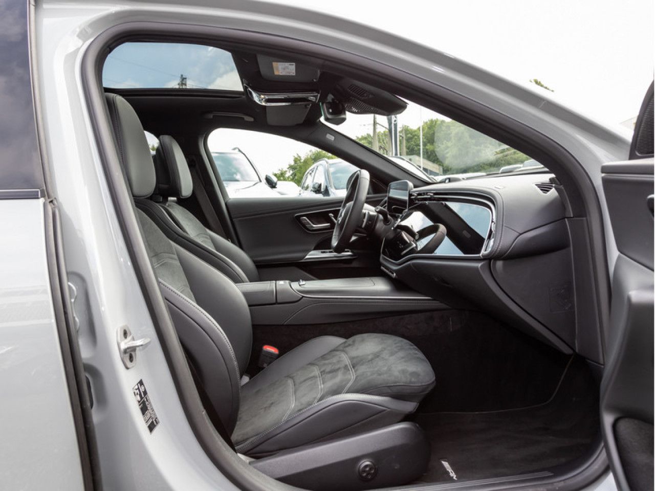 Mercedes-Benz E-Klasse – Bild 8