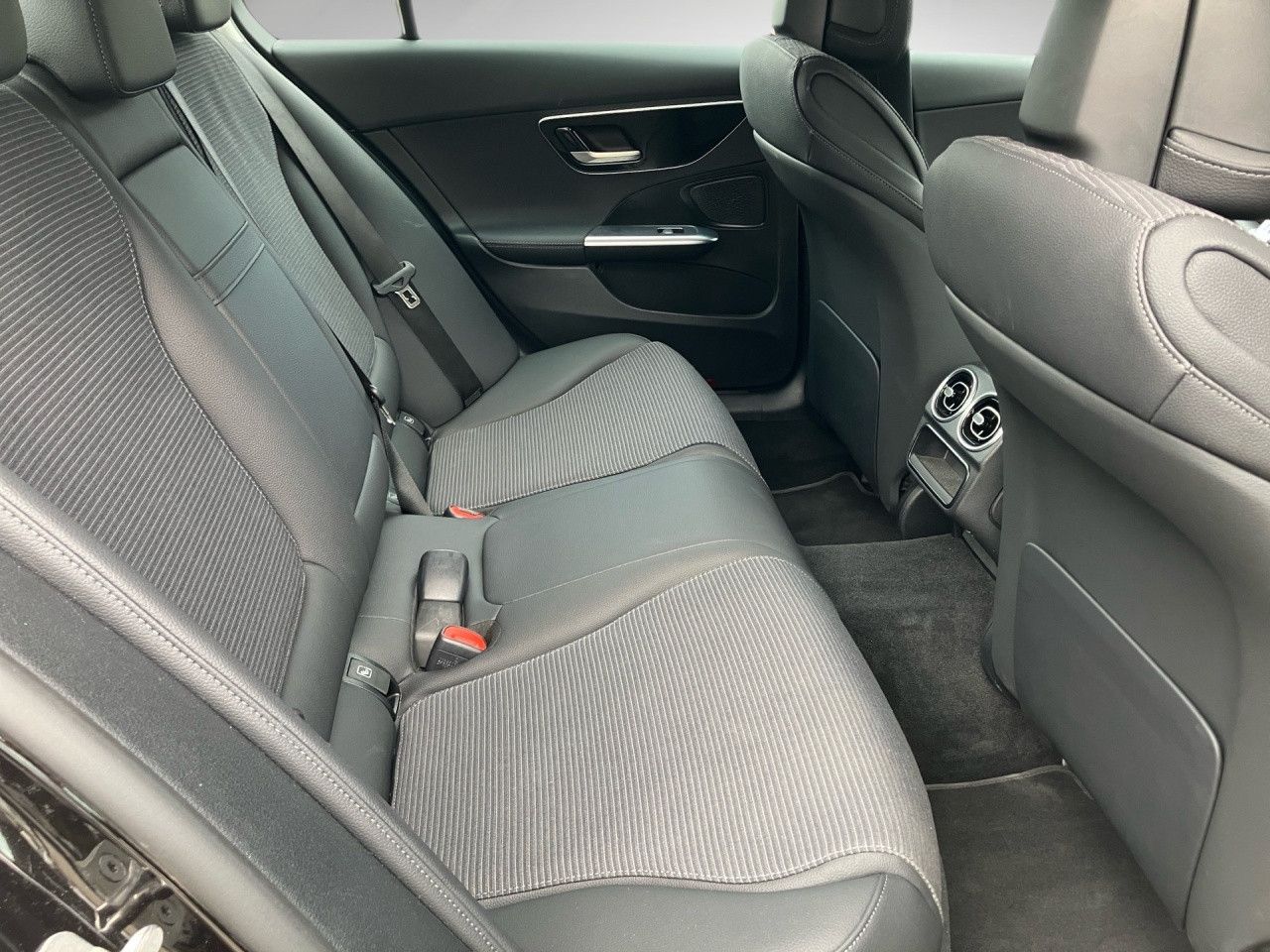 Mercedes-Benz C-Klasse – Bild 23