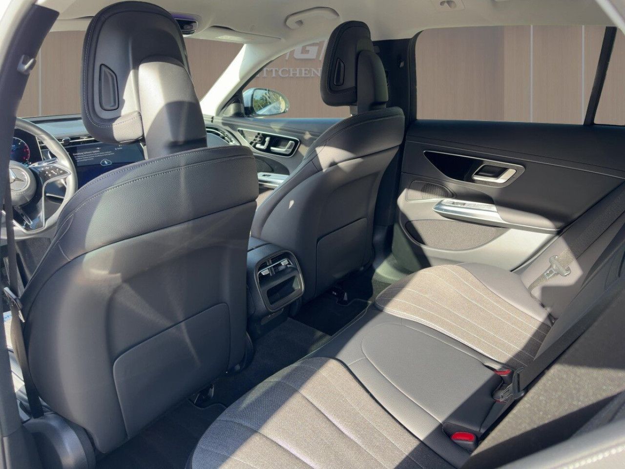 Mercedes-Benz E-Klasse – Bild 7