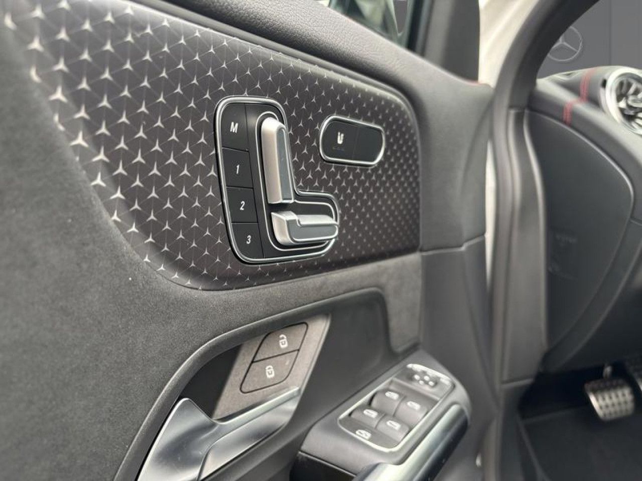 Photo du v&eacute;hicule 13 / 15