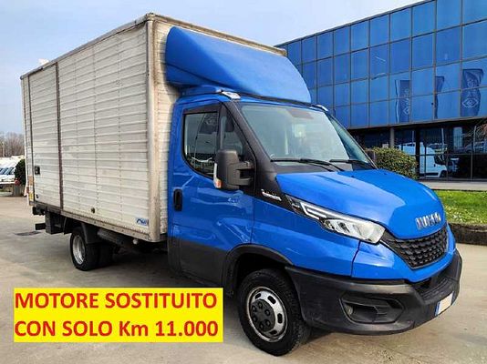 Vehicle image 2 / 15