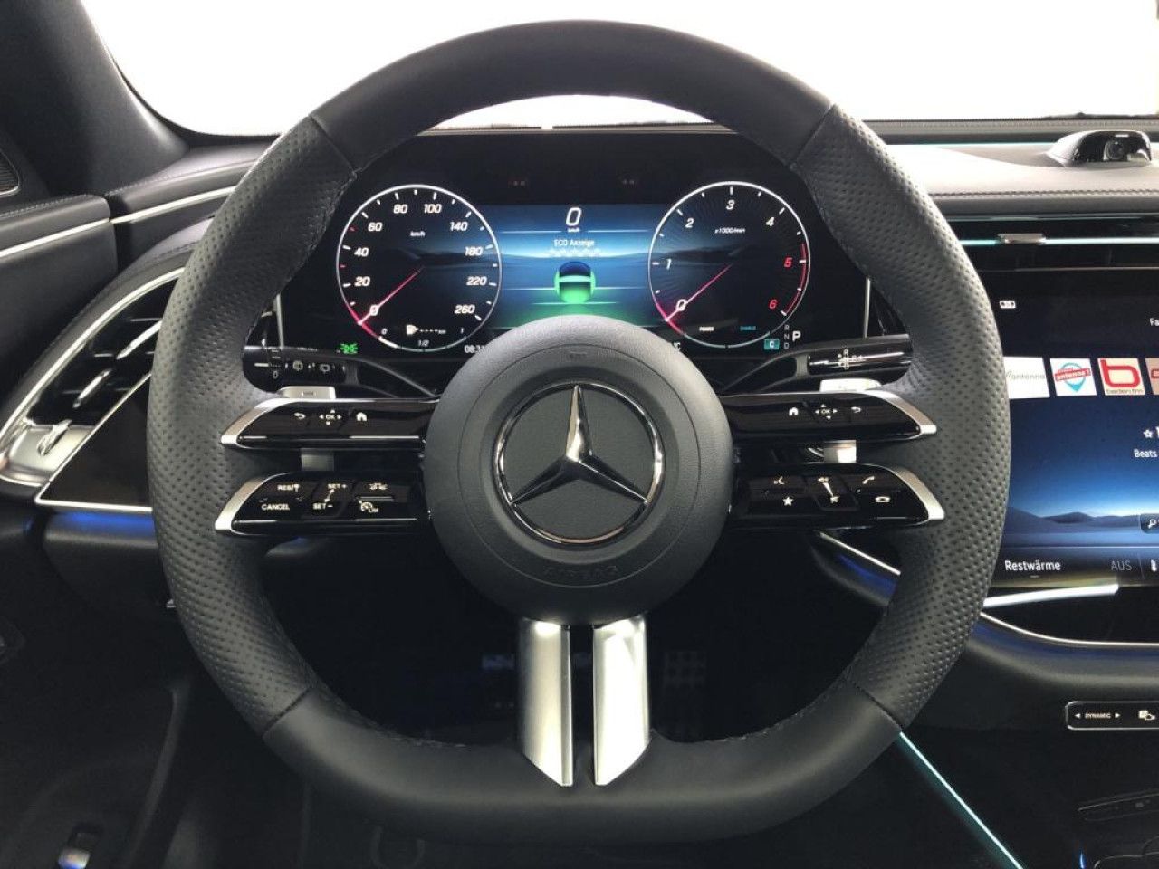 Mercedes-Benz E-Klasse – Bild 10