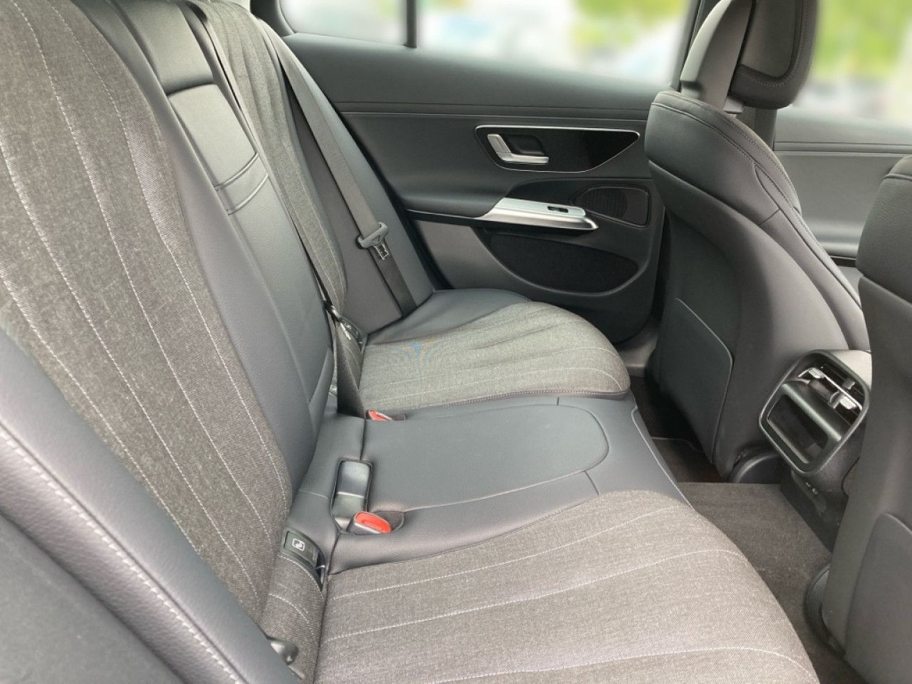 Mercedes-Benz E-Klasse – Bild 11