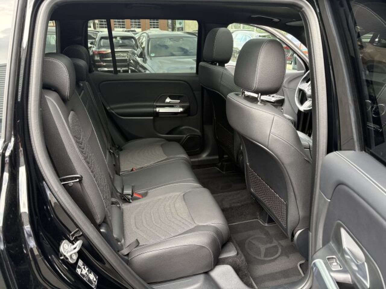 Mercedes-Benz GLB – Bild 15