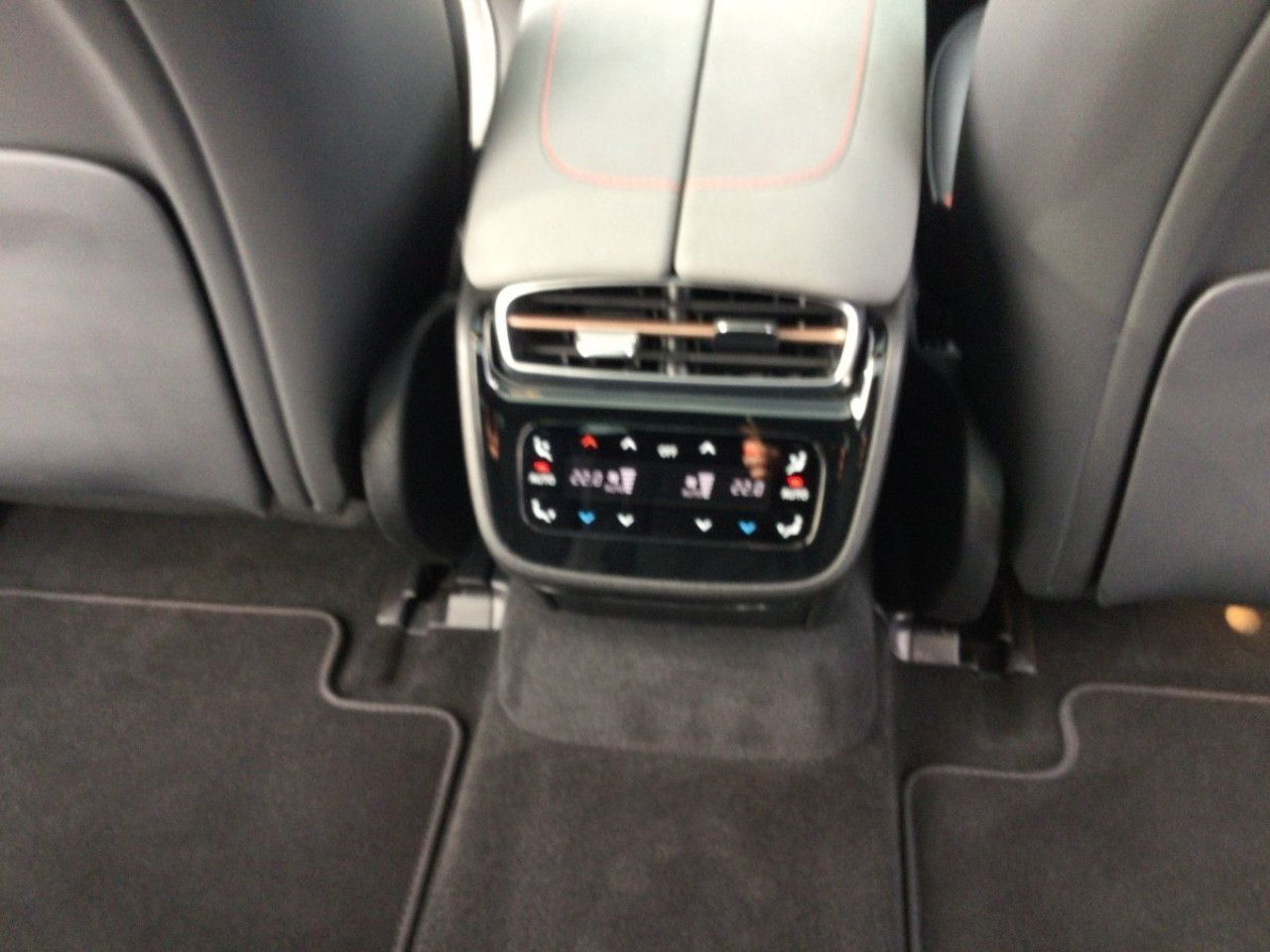 Mercedes-Benz EQS – Bild 16