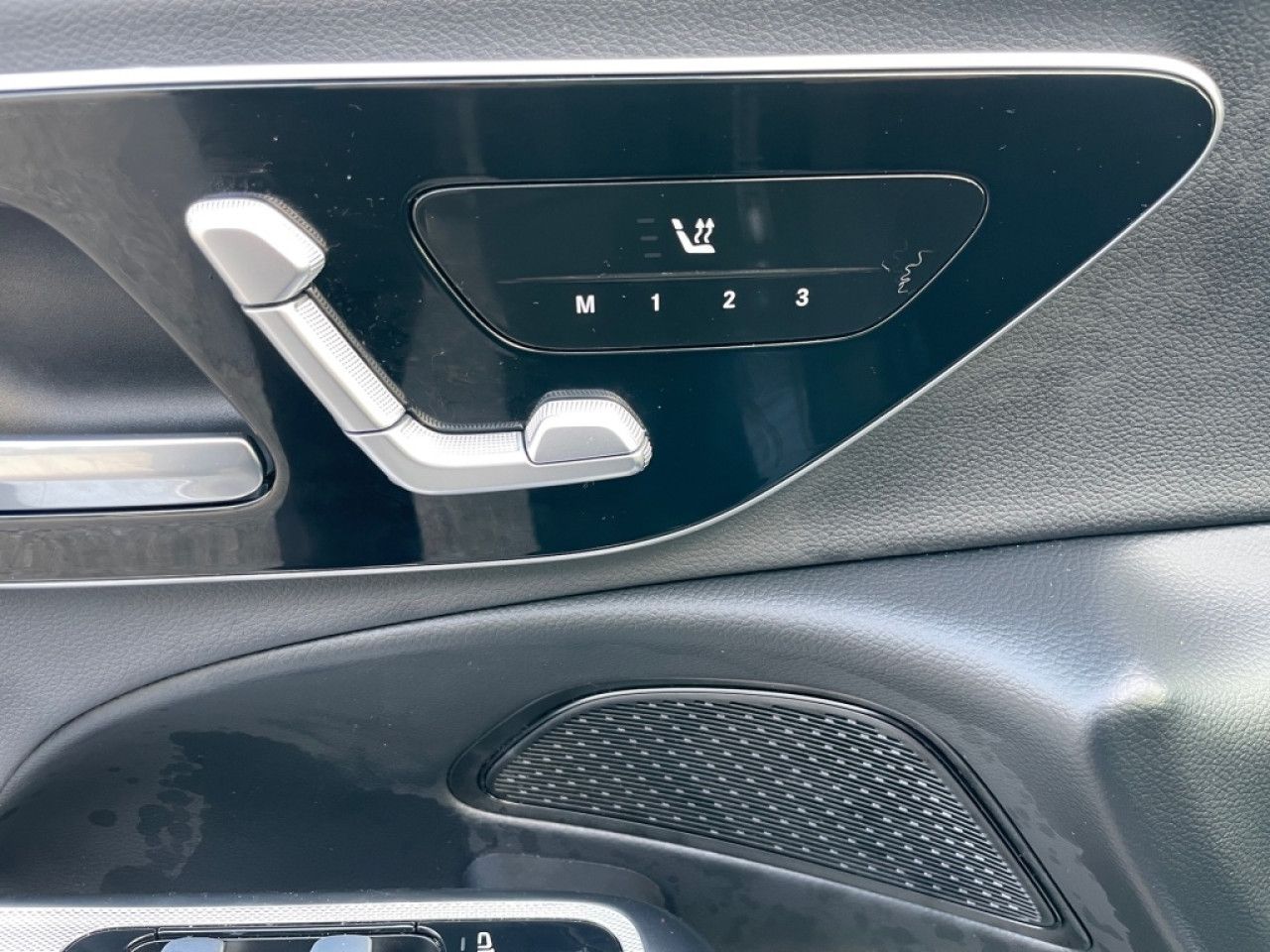Mercedes-Benz E-Klasse – Bild 17