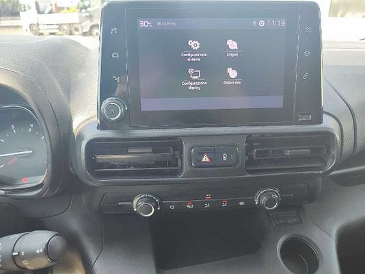 Vehicle image 9 / 10
