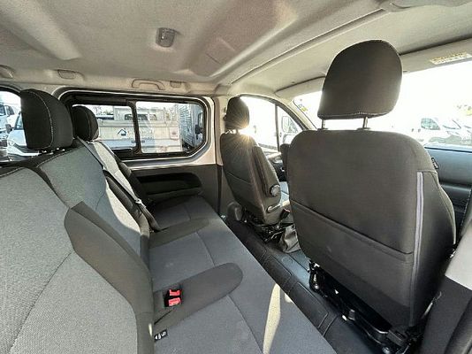 Vehicle image 5 / 15