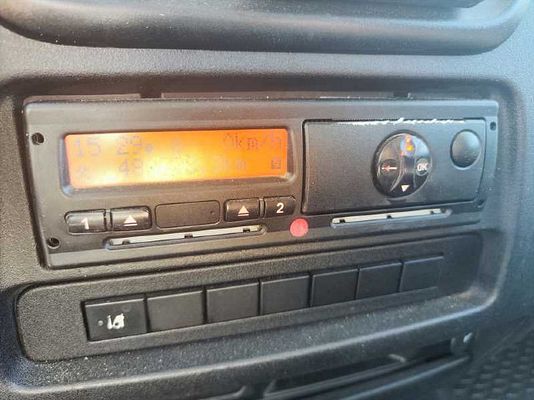 Vehicle image 11 / 13