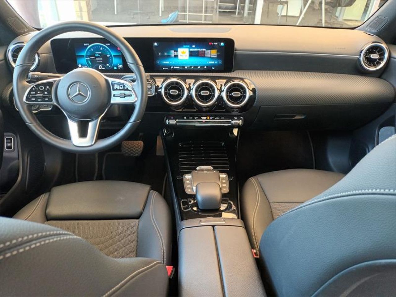 Imagem do ve&iacute;culo 2 / 10