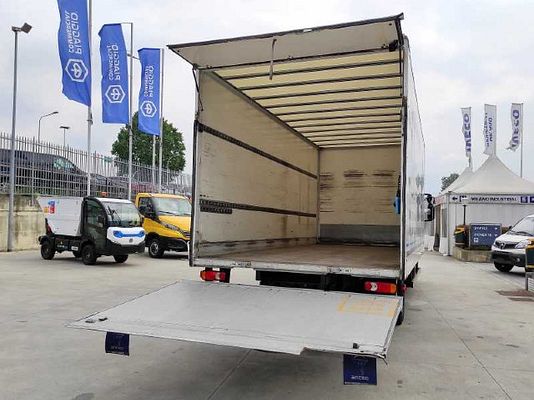 Vehicle image 6 / 11