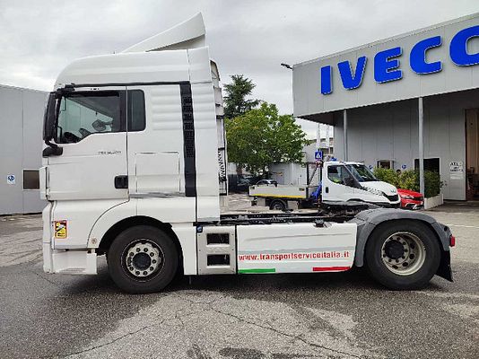 Vehicle image 4 / 11