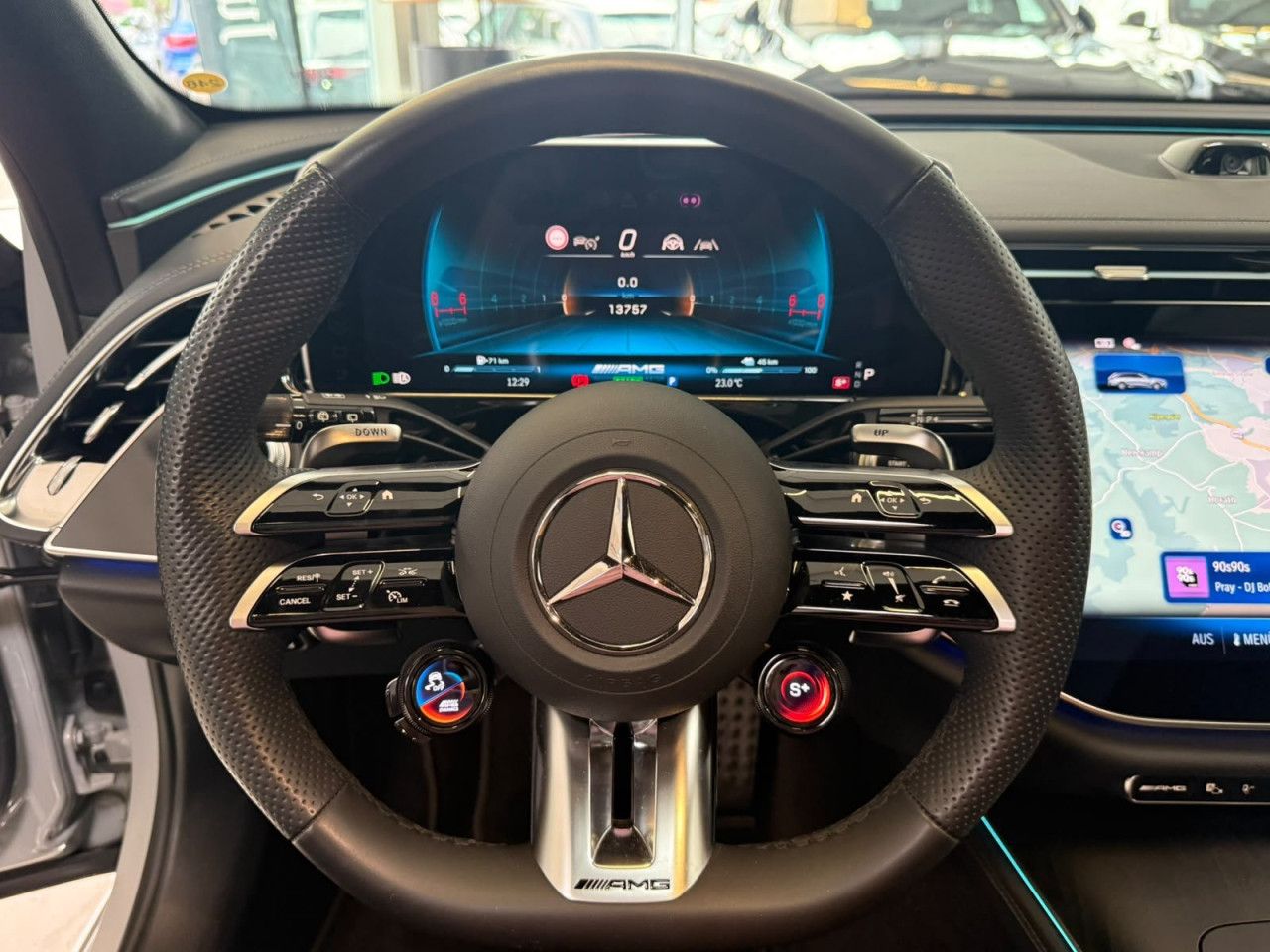 Mercedes-Benz E-Klasse – Bild 22