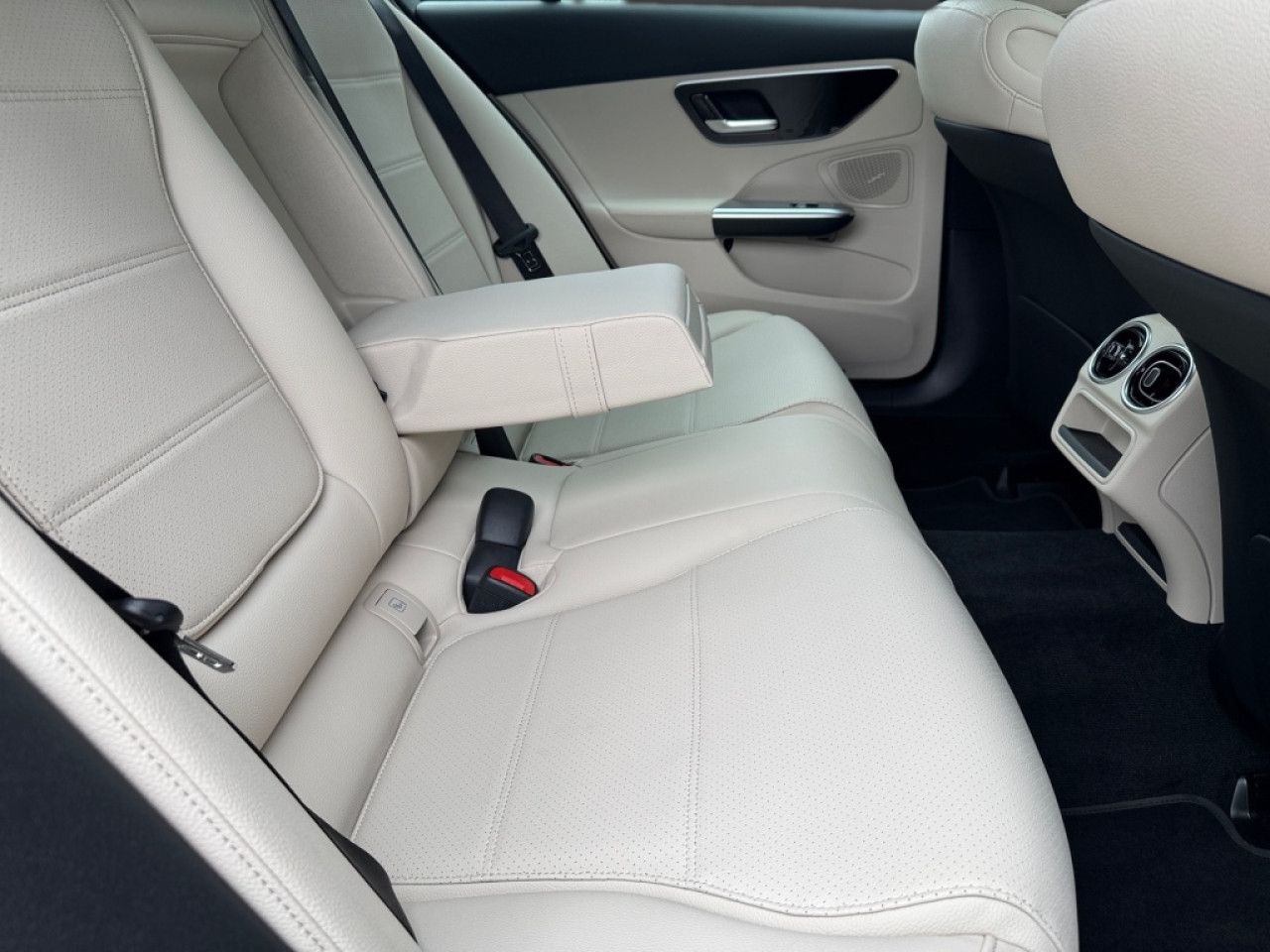 Mercedes-Benz C-Klasse – Bild 4