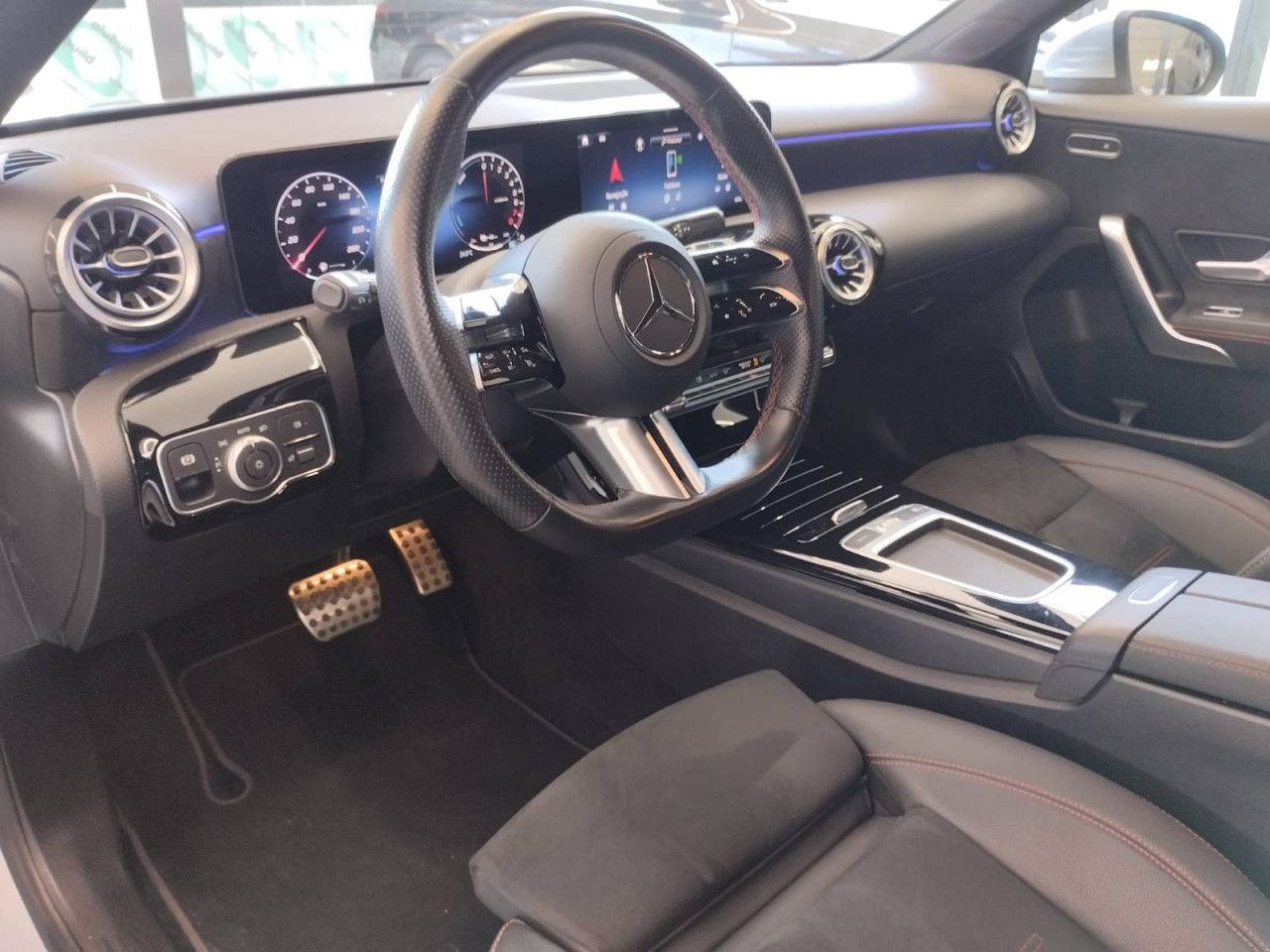 Imagem do ve&iacute;culo 2 / 15