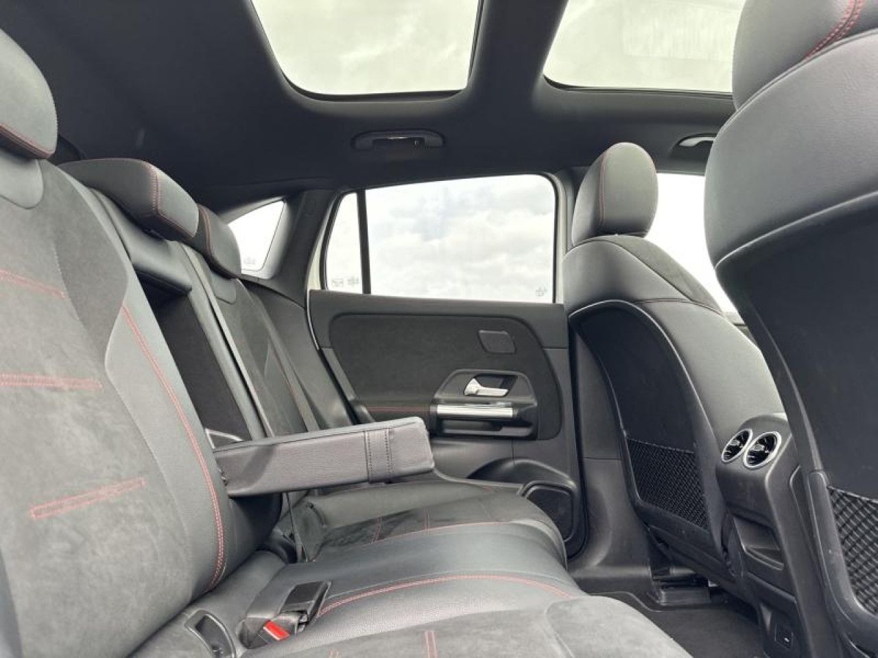 Photo du v&eacute;hicule 14 / 18