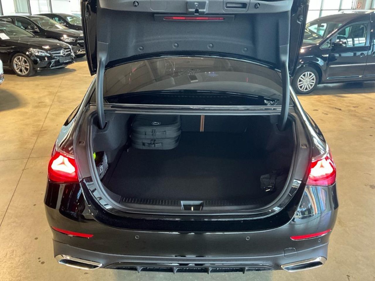 Mercedes-Benz E-Klasse – Bild 12