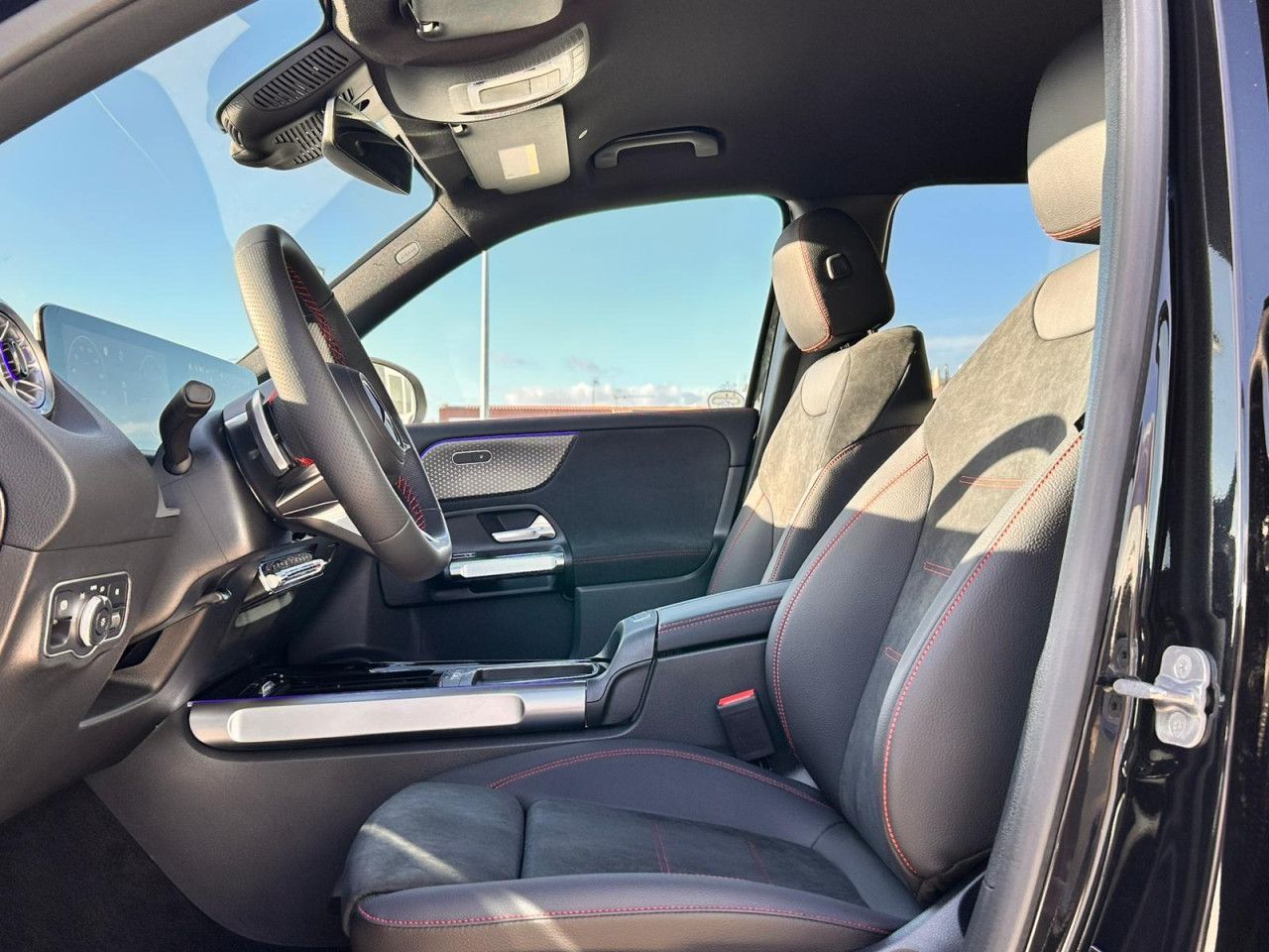 Imagem do veículo 2 / 9