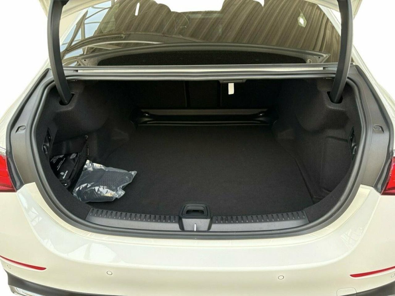 Mercedes-Benz E-Klasse – Bild 11