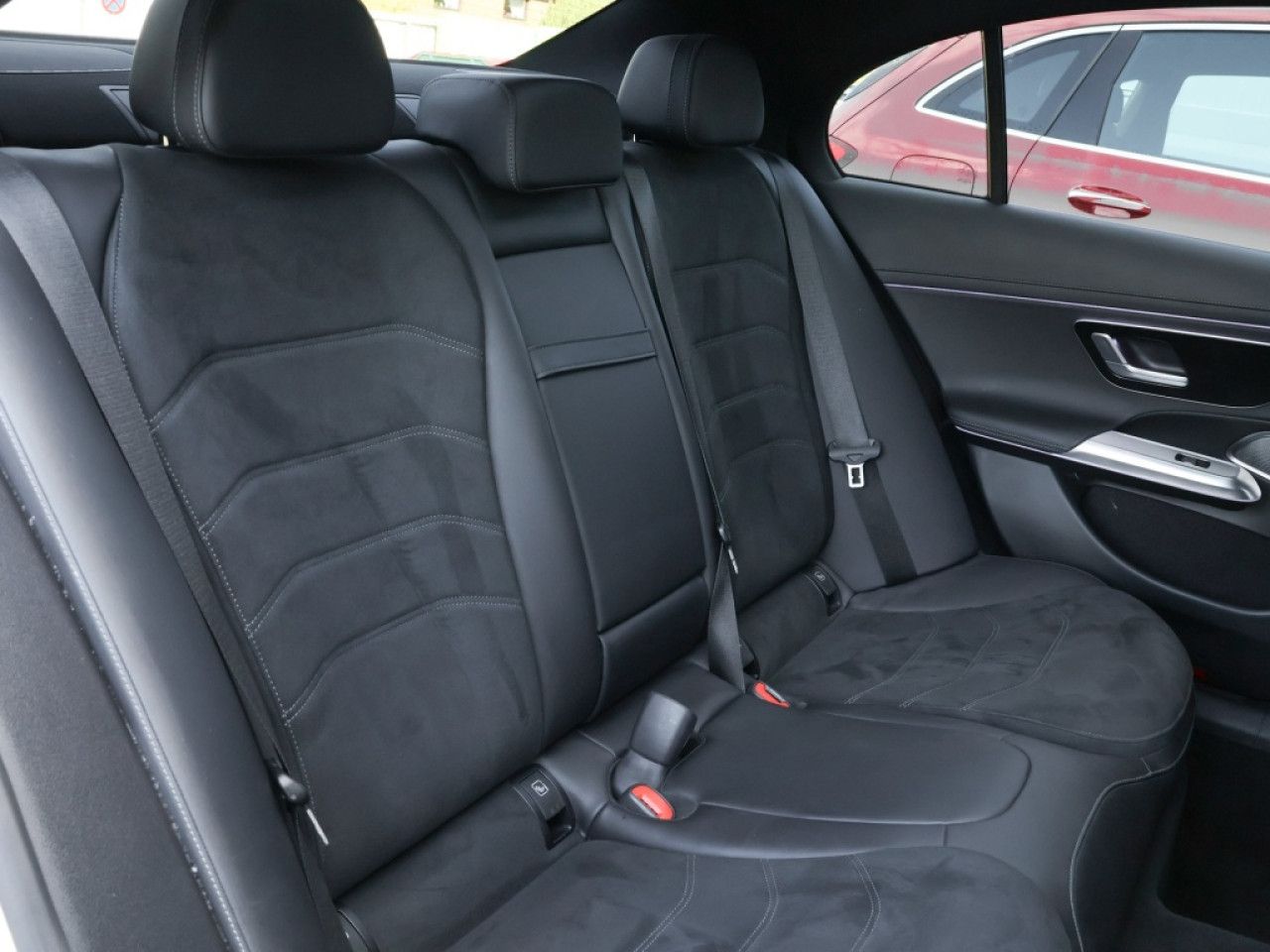 Mercedes-Benz E-Klasse – Bild 4