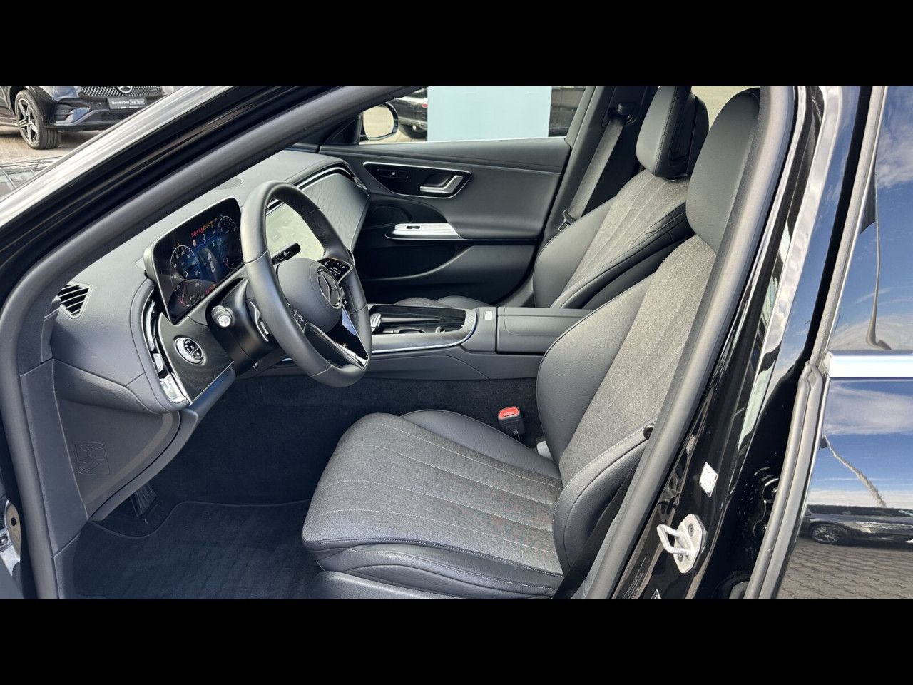 Mercedes-Benz E-Klasse – Bild 11