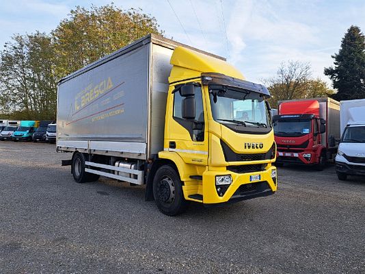 Vehicle image 2 / 13